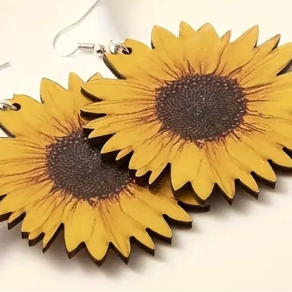 15J: Sunflower Pattern Wooden Dangle Earrings, NWOT - Picture 1 of 5